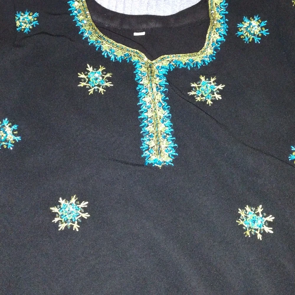 Girls dress - Picture 2 of 6